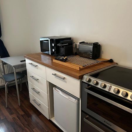 Studio 104- Free Parking Onsite -Private Entrance Рейкьявик Экстерьер фото