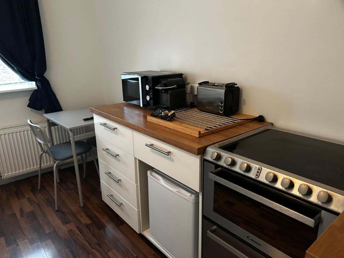 Studio 104- Free Parking Onsite -Private Entrance Рейкьявик Экстерьер фото