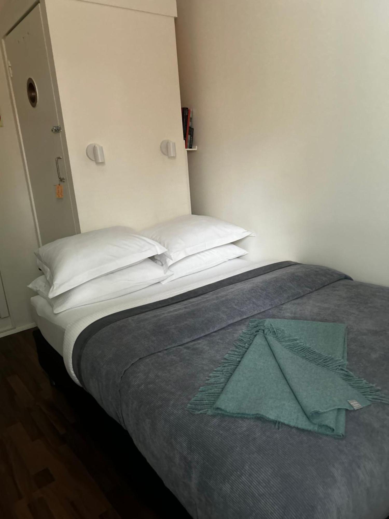 Studio 104- Free Parking Onsite -Private Entrance Рейкьявик Экстерьер фото